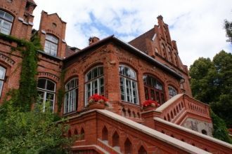 В начале войны в замке находилась школа 