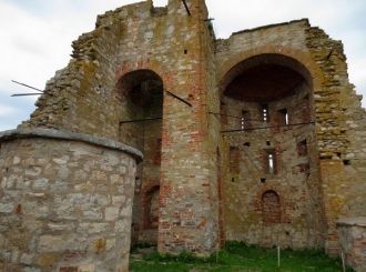 Руины церкви Благовещения на Городище бу