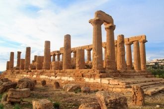 Храм Юноны. Храм, который занимает самую