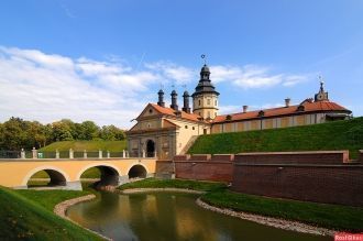 За время своего существования, замок выд