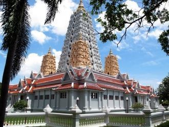 Величественный и красивый Wat Yansangwar