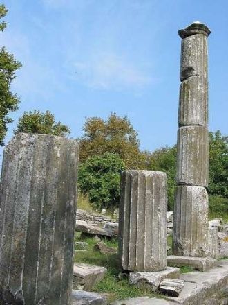 Античные колонны.