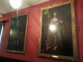 Зал с портретами исторических знаменитос