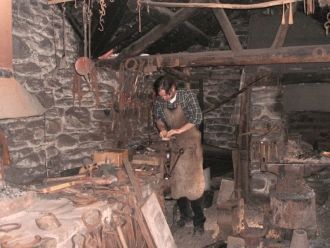 Кузница. Можно посмотреть работу кузнеца