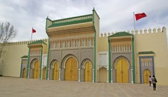 И, хотя сегодня его комнаты превратились