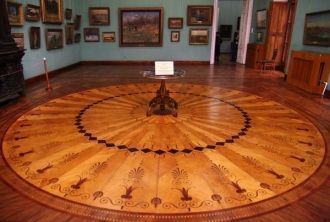 Круг наборного паркета в парадном зале, 