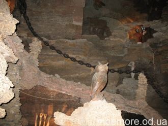 Сохранилась часть подземных коридоров, и