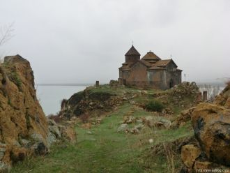 Айраванк является действующим монастырем