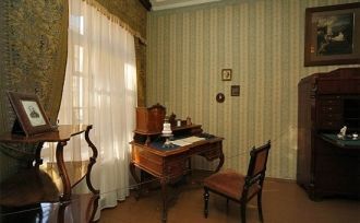 Кабинет Анны Григорьевны, жены писателя