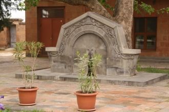 В 2000 году церковь Святого Гаянэ включе