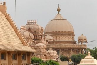 Купола и арки храмового комплекса Чаттар