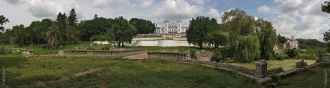 Панорманое фото дворца Кенига.
