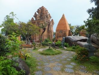 Три остальные башни посвящены трем главн