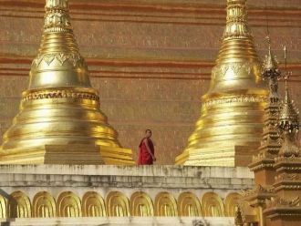 Почти все постройки пагоды Шведагон, за 