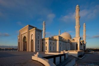 В углах мечети размещено 4 минарета высо