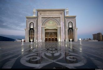 При строительстве мечети Хазрет Султан и