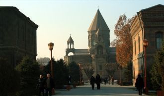 В XVII в. над кафедральным собором возве