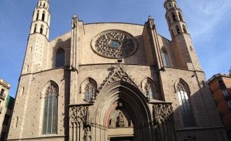 Большую известность получили витражи это