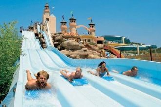 Также вас ждут водные горки длиной в 200