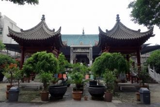 В мае 1997 года мечеть вошла в 10-ку наи