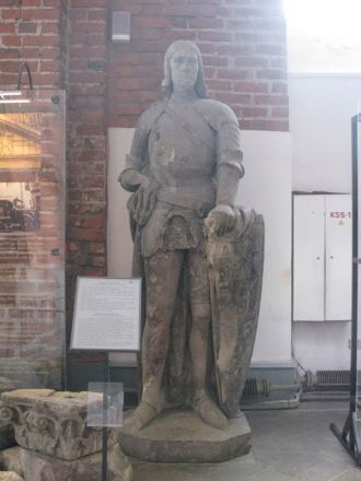 Оригинальная скульптура защитника Риги -
