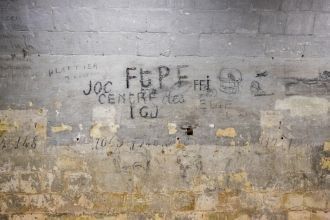 Надписи на стенах форта Роменвиль.
