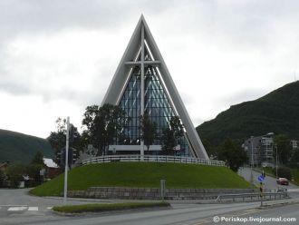 Вид на собор от восточного сьезда с мост