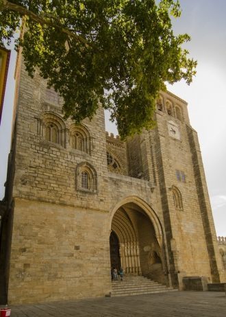 XVI век подарил церкви скульптурно декор