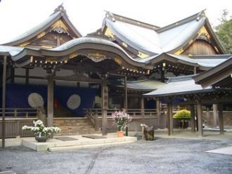 Комплекс, посвящённый Аматэрасу обычно з