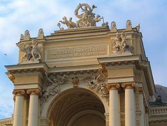 Склуьптурная группа Мельпомена