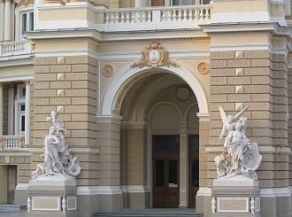 Скульптуры Трагедия и Комедия