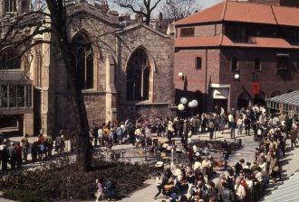 На открытии музея 14 апреля 1984 года.