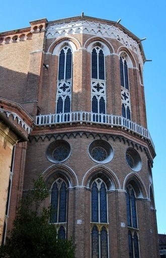 К сожалению самые лучшие картины церкви 