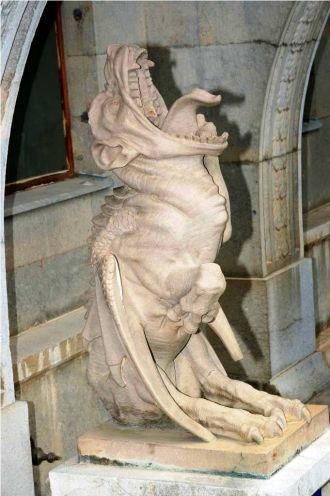 Скульптура Химера