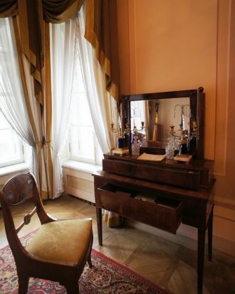 Комната Наталии Николаевны, Квартира име