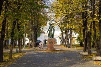 Памятник Андрею Рублеву