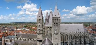 Башни кафедрального собора в Турне