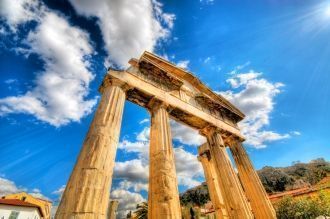 Руины храма Зевса Олимпийского.