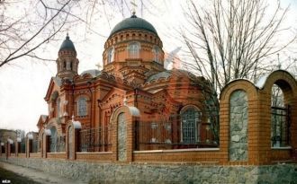 Фасады здания насыщены архитектурными де