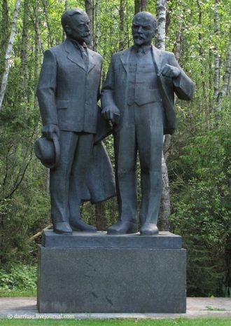 Ленин с Винцасом Мицкявичюсом-Капсукасом