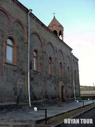 Каждый год в сентябре многочисленные пер