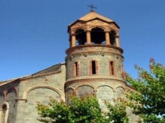 В селе есть дольмены и кромлехи (III тыс