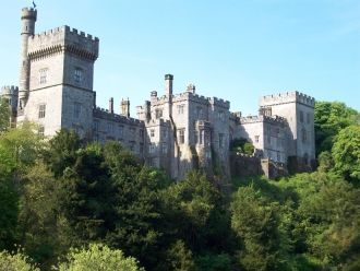 В северо-восточном углу замка находится 