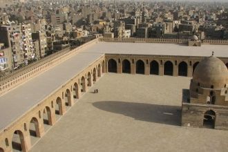 По преданию, автором проекта мечети был 