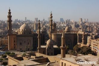 Основная часть мечети занята открытым мо