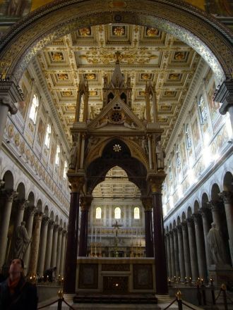 Надпрестольная сень. Над Конфессией возв