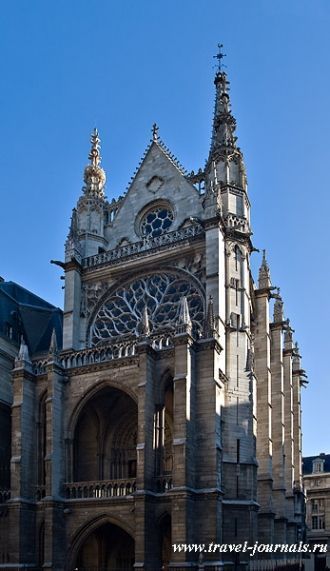 Удивительной особенностью Сент-Шапель, о