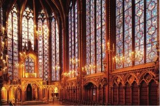 Сент-Шапель изнутри так же напоминает ре