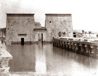 Таким мы видим Храм Исиды со снимка 1910