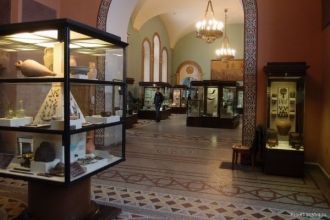 Пepexoд из зaлa paннeгo cpeднeвeкoвья Bo